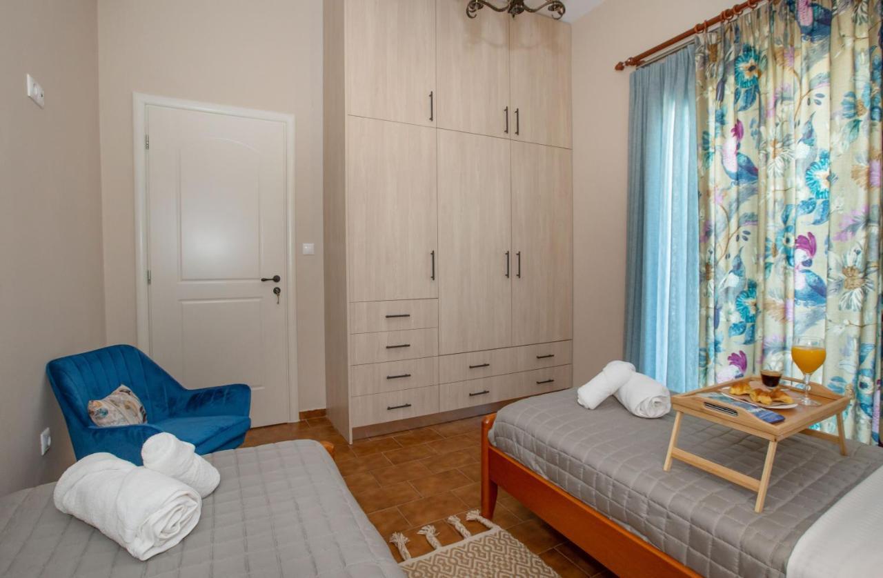 Ruby'S Summer House With Spacious Garden And Free Parking Gavrio Exterior photo