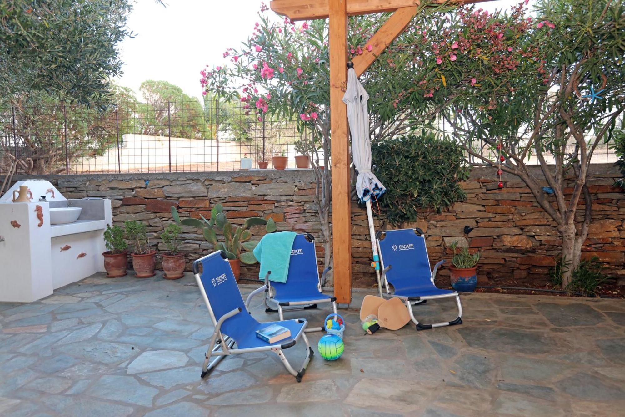Ruby'S Summer House With Spacious Garden And Free Parking Gavrio Exterior photo